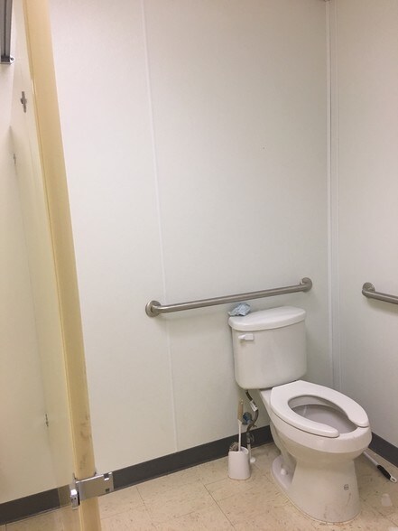 More Photos Of 12963 38 P St SW, Belfield Warehouse For Sale