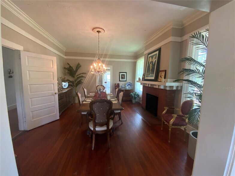 More Photos Of 606 E Oak St, Arcadia Hospitality For Sale