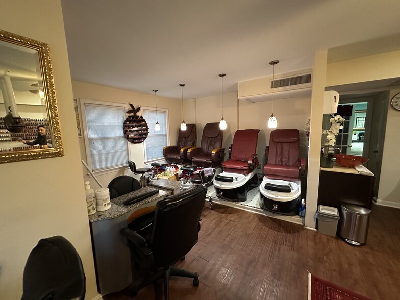 More Photos Of 1701 Belle View Blvd, Alexandria Office For Lease