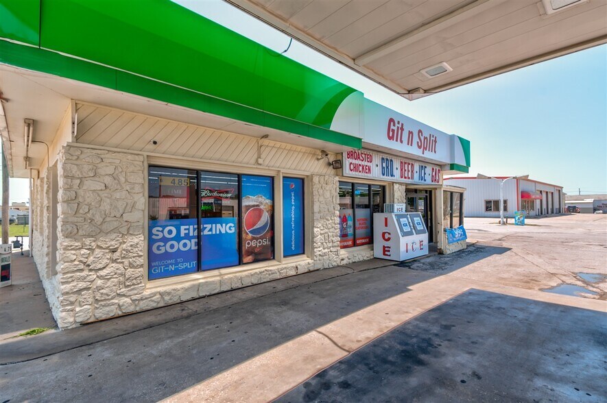 More Photos Of 1705 SW Frank Phillips Blvd, Bartlesville Service Station For Sale