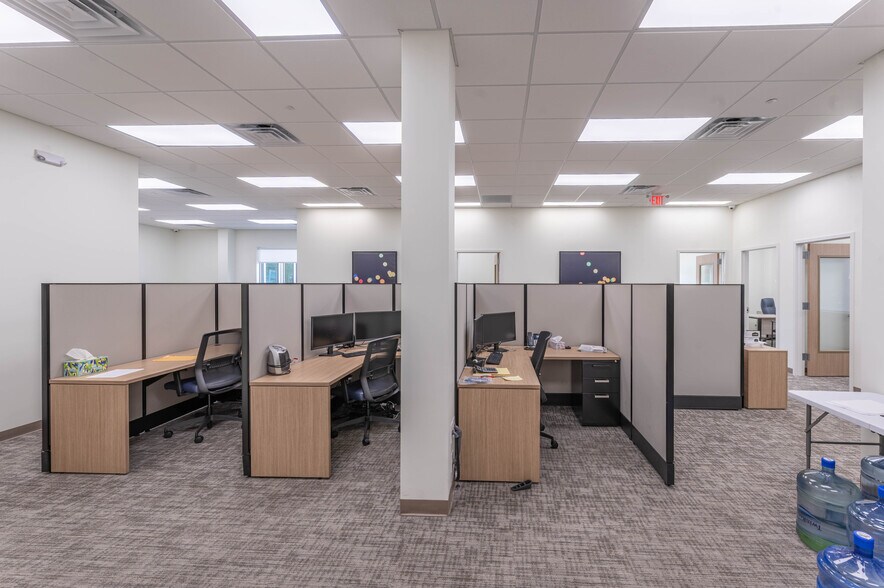 More Photos Of 2013 Cedarbridge Ave, Lakewood Office For Lease