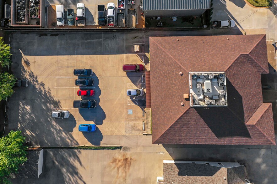 More Photos Of 1312 E 14th St, Plano Office For Lease