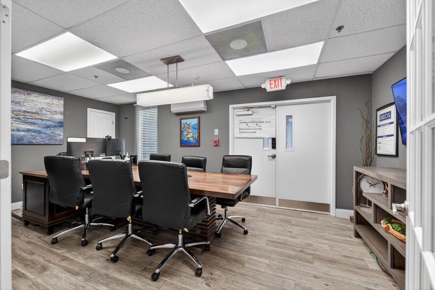 More Photos Of 3411 N 29th St, Tampa Office For Sale