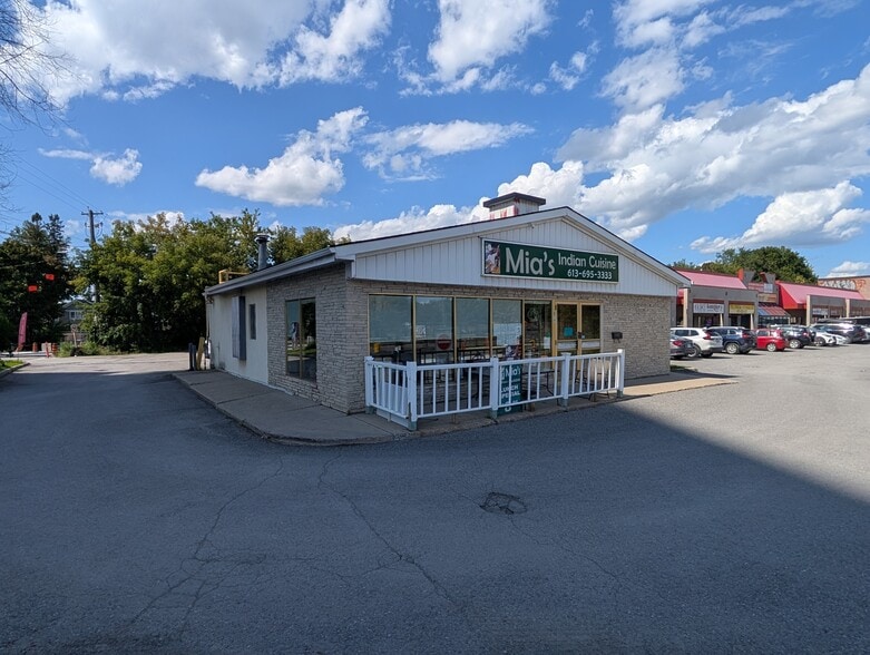 More Photos Of 917 Richmond Rd, Ottawa Restaurant For Lease