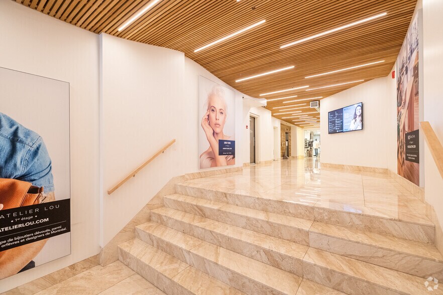 More Photos Of 370-382 Av Victoria, Westmount Office For Lease