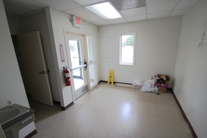 More Photos Of 3824 Center Rd, Brunswick Medical For Lease