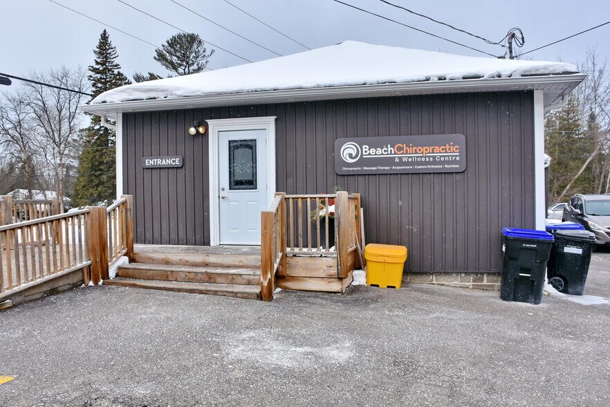 More Photos Of 1535 Mosley St, Wasaga Beach Storefront Retail Office For Sale