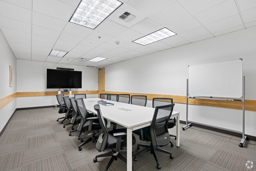 More Photos Of 2815 2nd Ave, Seattle Office For Sale