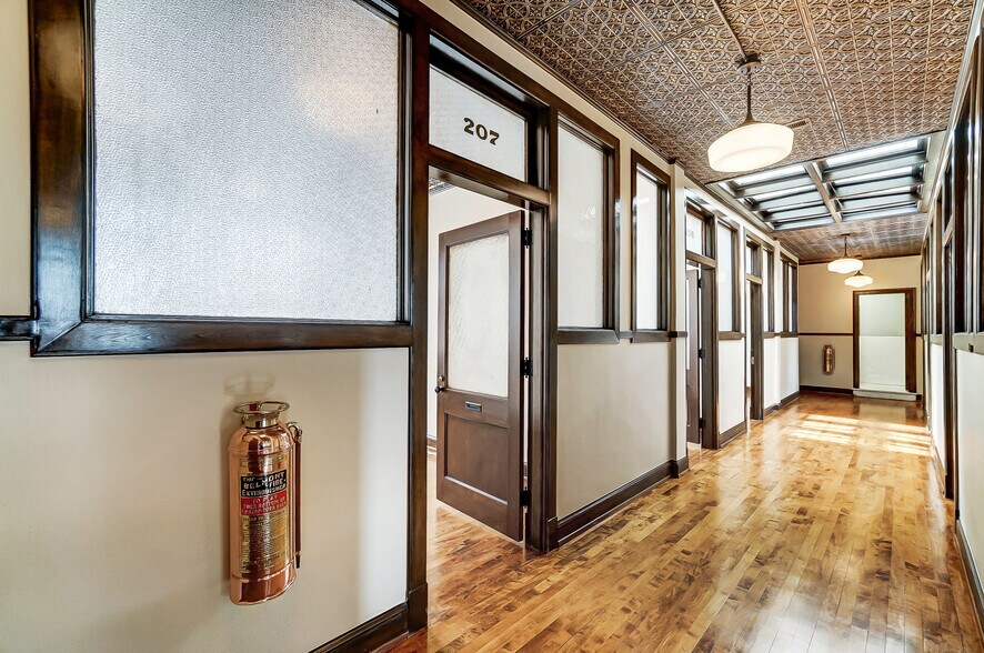 More Photos Of 9-11 N 3rd St, Newark Office For Lease