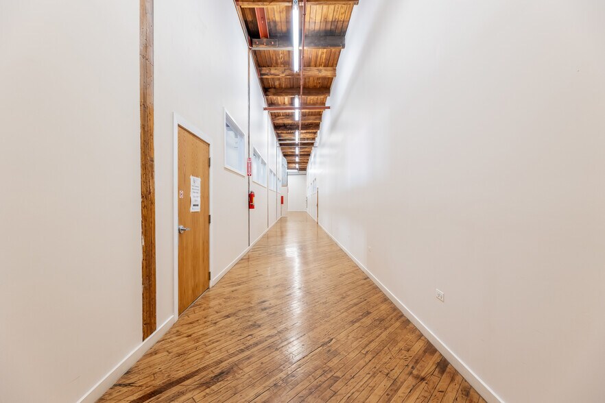 More Photos Of 600 W Cermak Rd, Chicago Loft Creative Space For Lease