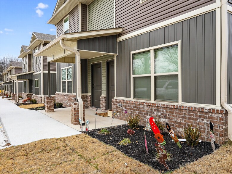 Primary Photo Of 7816 Texas Rd, Fort Smith Apartments For Sale