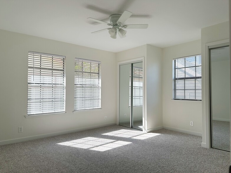 More Photos Of 1805 V St, Sacramento Dormitory For Sale