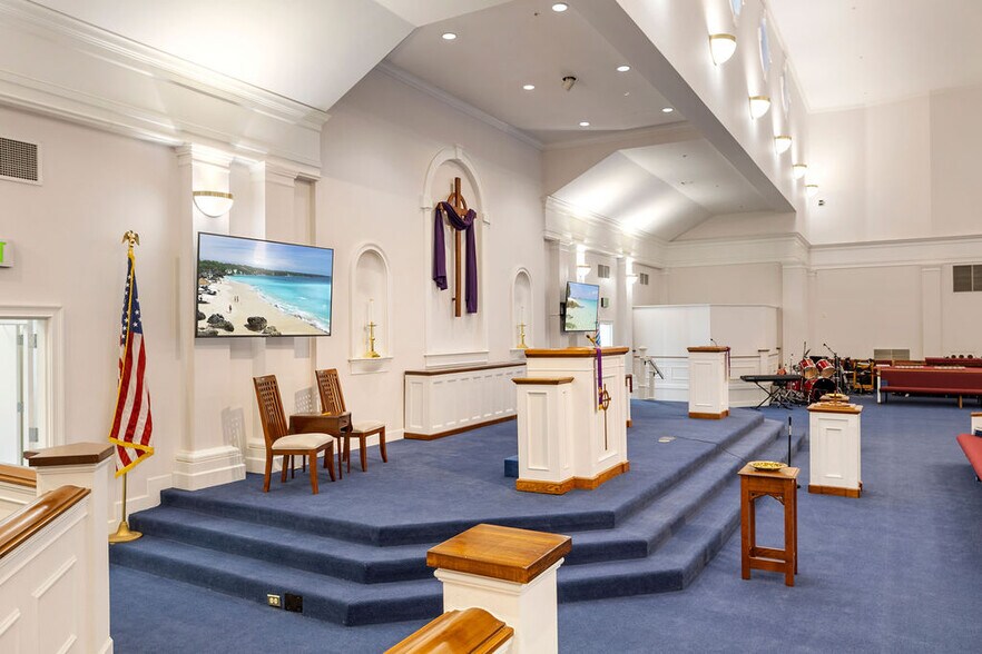 More Photos Of 1941 Shorter Ave SW, Rome Religious Facility For Lease