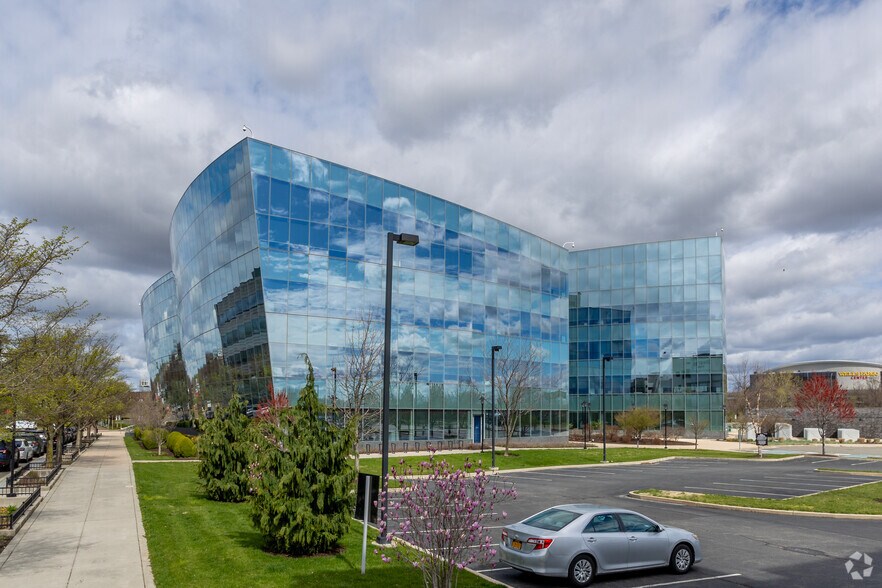 More Photos Of 5 Crescent Dr, Philadelphia Office For Lease