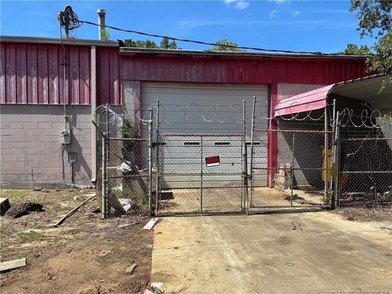 More Photos Of 310 Hines St, Lumberton Industrial For Sale
