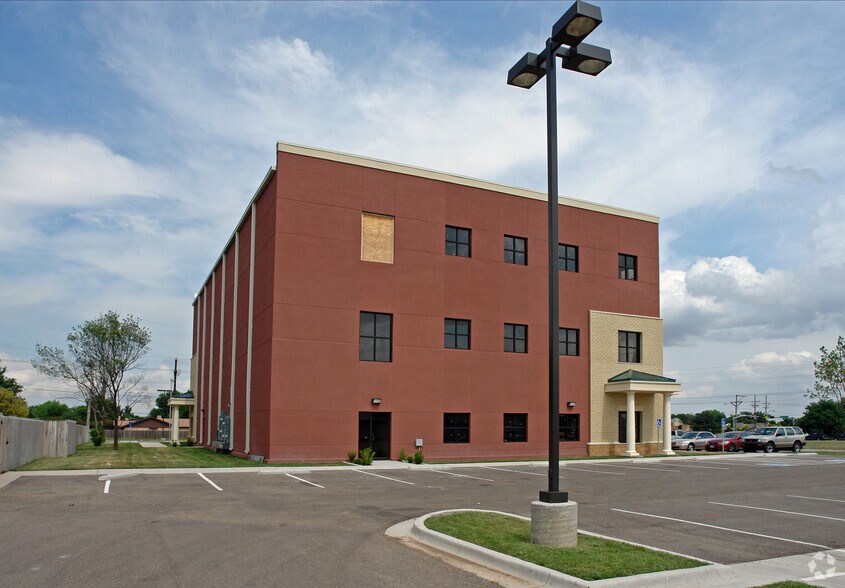 More Photos Of 7202 Slide Rd, Lubbock Medical For Sale