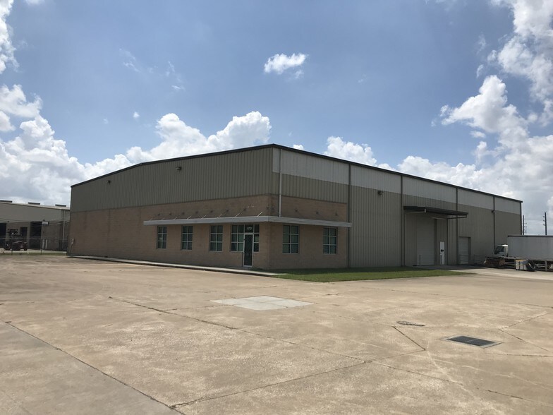 More Photos Of 11721 Tanner Rd, Houston Warehouse For Sale