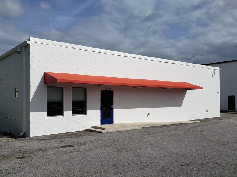 More Photos Of 3059-3061 SE Monroe St, Stuart Warehouse For Lease