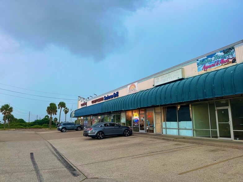 More Photos Of 3802 Cove View Blvd, Galveston Convenience Store For Sale