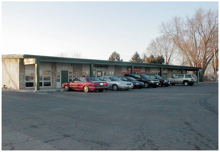 More Photos Of 2833 Milton Ave, Janesville Storefront Retail Office For Lease