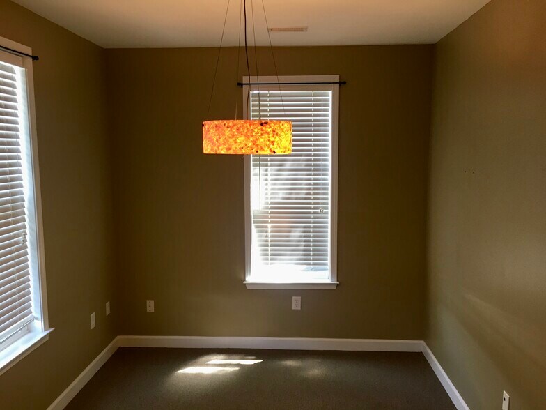 More Photos Of 705-711 Peninsula Dr, Davidson Office For Lease