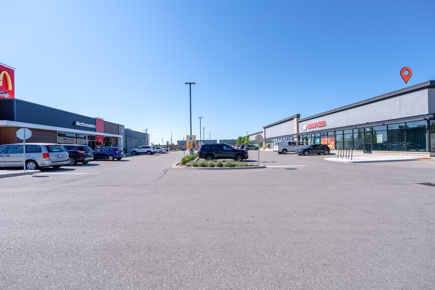 More Photos Of 197 Pinehurst Rd, Paris General Retail For Lease