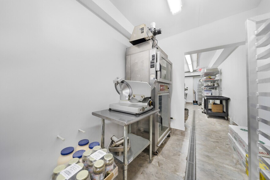 More Photos Of 1201-1223 W Flagler St, Miami Apartments For Lease