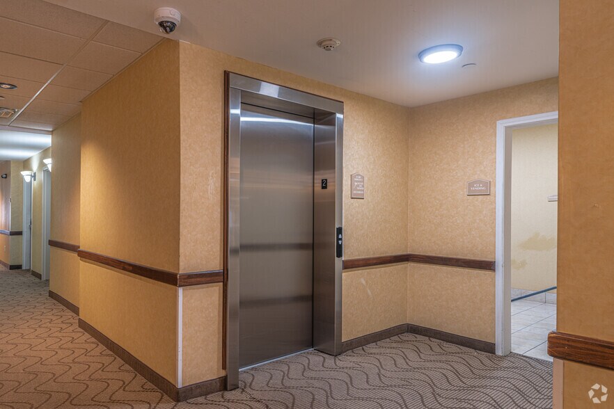 More Photos Of 9120 Airport Blvd, Houston Hotel For Sale