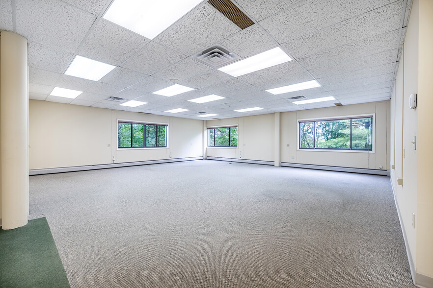 More Photos Of 9 Old Sugar Hollow Rd, Danbury Office For Sale