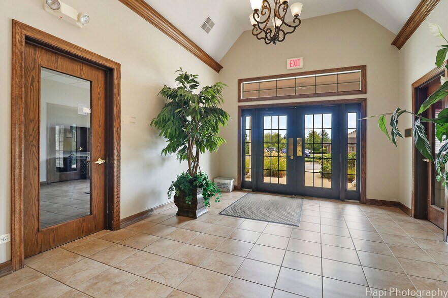 More Photos Of 3 Executive Ct, South Barrington Medical For Lease