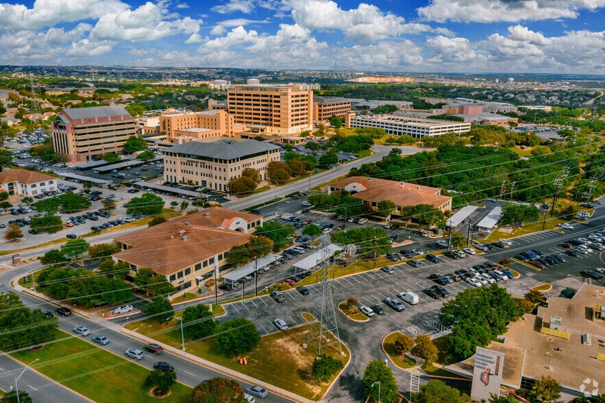 More Photos Of 19016 Stone Oak Pky, San Antonio Medical For Lease