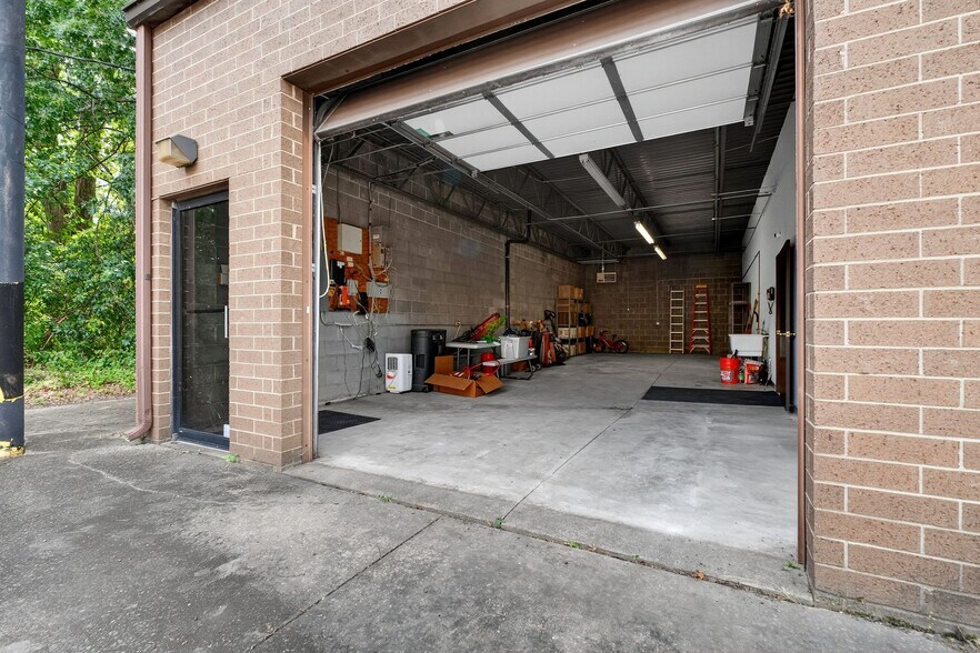 More Photos Of 7027 Spinach Dr, Mentor Warehouse For Sale