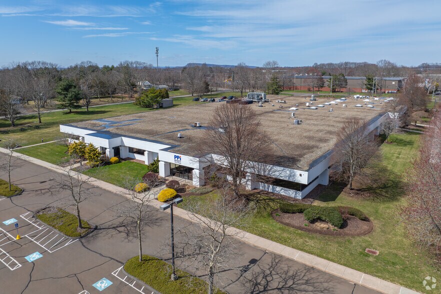 More Photos Of 10 Research Pky, Wallingford Manufacturing For Lease