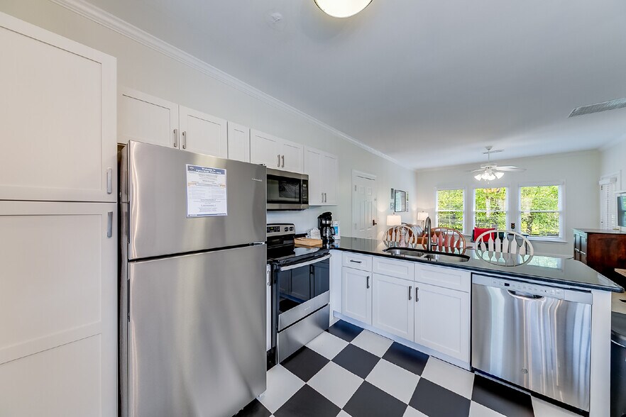 More Photos Of 892 Edelweiss Strasse, Helen Hotel For Sale