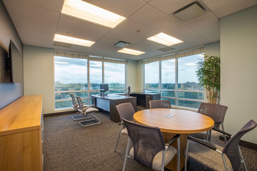 More Photos Of 1250 S Pine Island Rd, Plantation Office For Sale