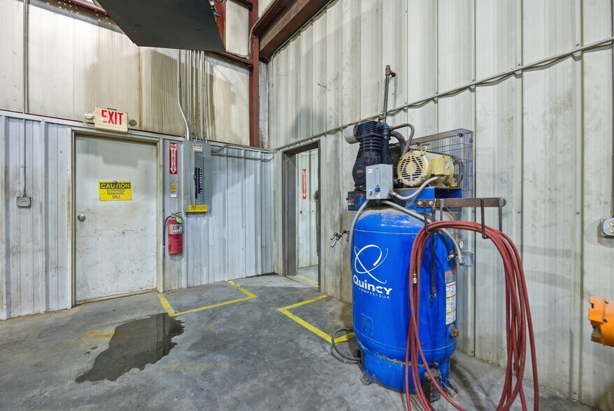 More Photos Of 654 W 138th St, Glenpool Industrial For Lease