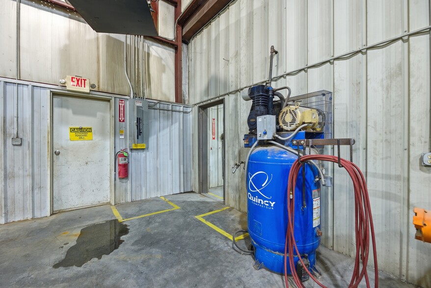 More Photos Of 654 W 138th St, Glenpool Industrial For Sale