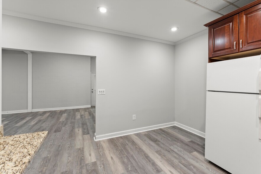 More Photos Of 203 Rio Cir, Decatur Light Distribution For Lease