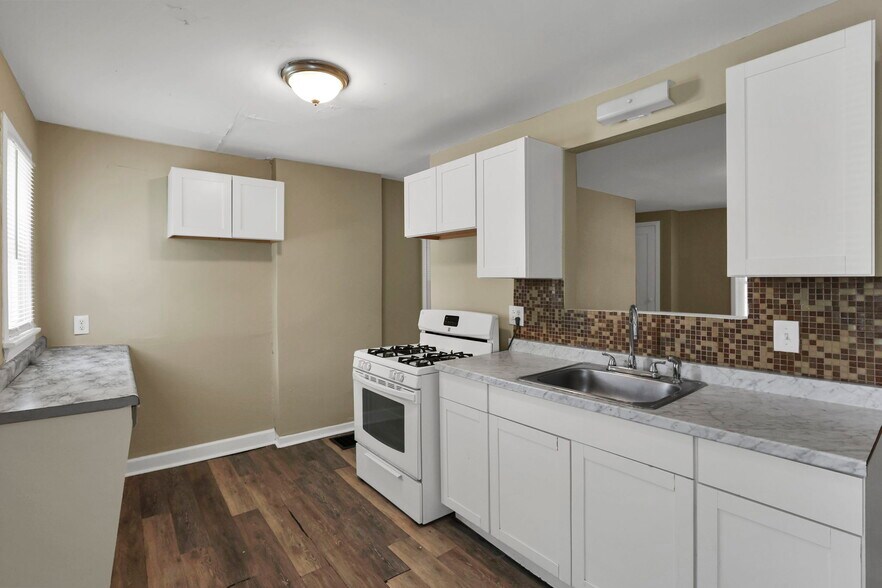 More Photos Of 1079 S James Rd, Columbus Apartments For Sale