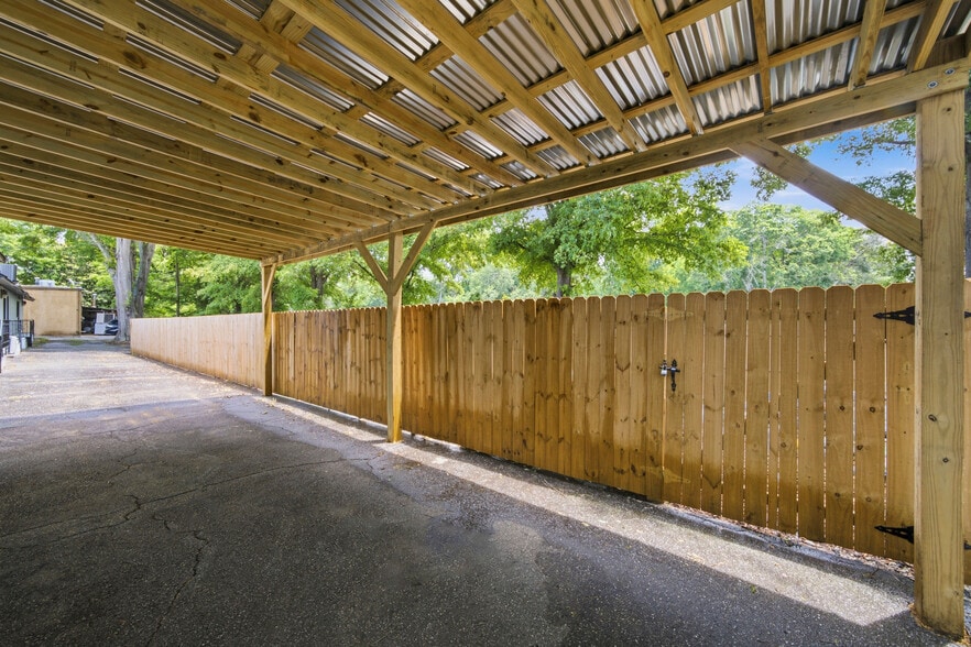 More Photos Of 125-145 E Georgia Ave, Fayetteville Freestanding For Sale
