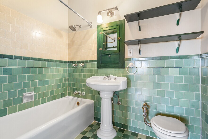 More Photos Of 1001 Warfield Ave, Oakland Apartments For Sale