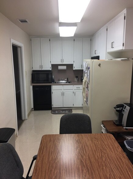 More Photos Of 1 S Main St, Temple Office For Lease