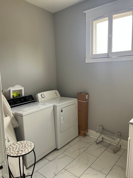 More Photos Of 1233 Peabody Ave, Memphis Office For Sale