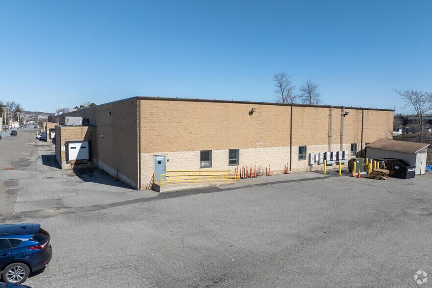 More Photos Of 420 Pearl St, Malden Warehouse For Lease