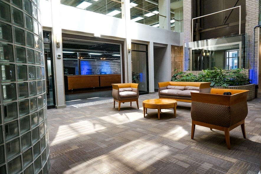 More Photos Of 392 Pearl St, Buffalo Office For Lease