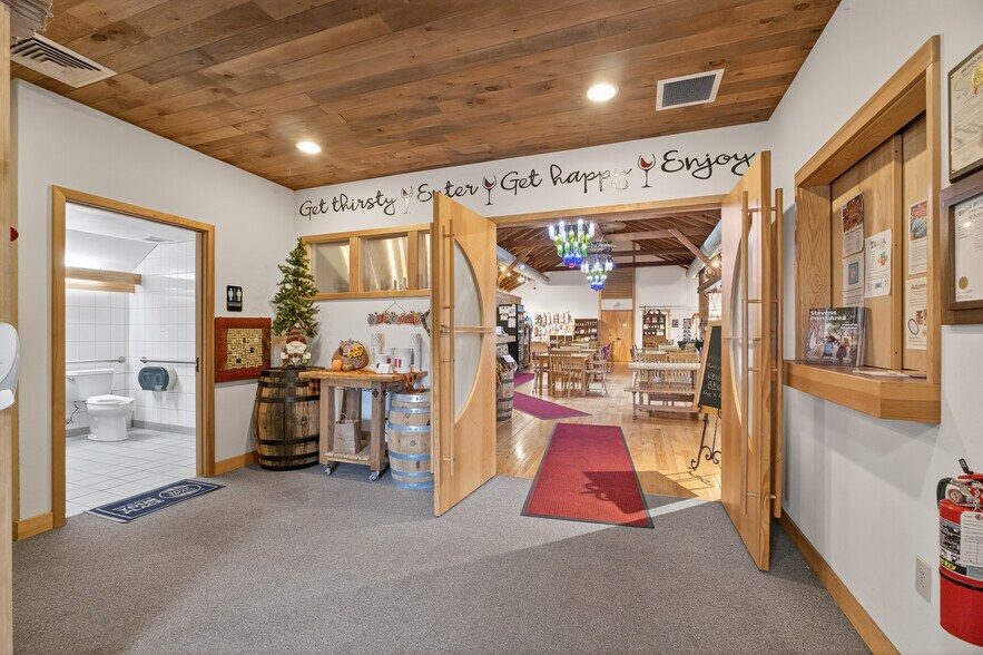 More Photos Of 1201 Water St, Stevens Point Storefront Retail Office For Sale