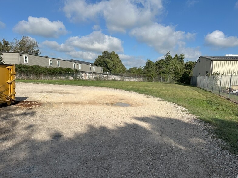More Photos Of 13026 Rosecrest Dr, Houston Warehouse For Sale