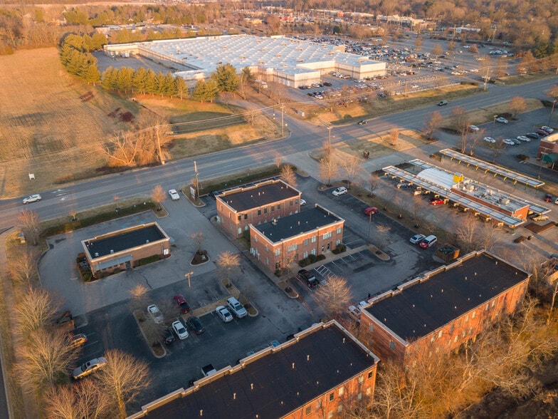 More Photos Of 180 N Belvedere Dr, Gallatin Office Residential For Lease