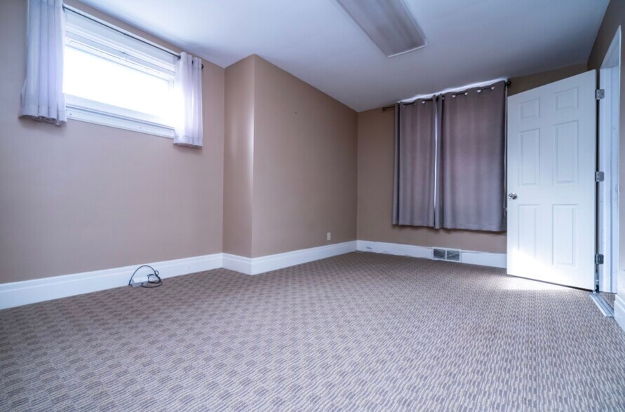 More Photos Of 3911 Main St, Buffalo Medical For Sale