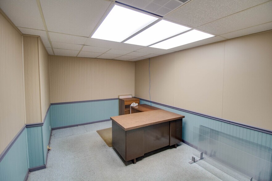 More Photos Of 344 St Louis ave, East Alton Office For Sale
